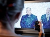 Проте, більшість росіян вірять телевізору