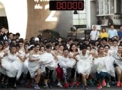 В свадебных платьях и кроссовках: в Таиланде прошел забег невест (Видео)