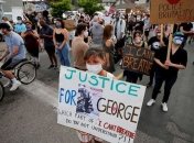 Акції проти расизму зібрали на вихідних десятки тисяч людей по всьому світу