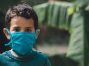 Хлопок и шелк: Ученые определили самый лучший материал для защитной маски