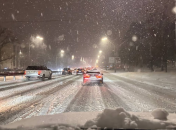 Київ накрила снігова буря з грозою