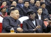 Денис Родман спел Ким Чен Ыну песню "Happy Birthday to You"