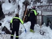 В Италии продолжается спасательная операция в разрушенном лавиной отеле