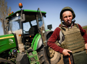 Украинские аграрии сталкиваются с опасностью не только на поле боя