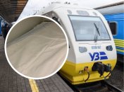 На снимке четко видны пятна, которые не удалось отстирать с простыни