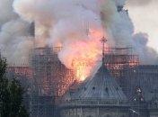 В Соборе Парижской Богоматери сильный пожар (Фото, Видео)