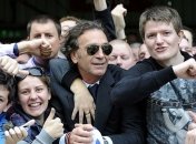 Владелец "Лидса" посетил матч своего клуба в компании фанатов