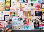 Как хранить детские рисунки и фотографии: 9 крутых идей для интерьера