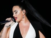 Деми Ловато официально подтвердила свой роман с известным актером (Фото, Видео)