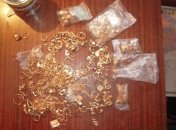 Одесские таможенники обнаружили в машине более килограмма золота