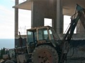 Строительство 2-х незаконных объектов приостановлено в Крыму