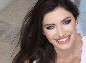 "Эта корона твоя": "Мисс Украина" Лиза Ястремская в алом вечернем платье заворожила поклонников (фото)