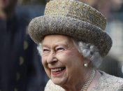 Елизавета II оказалась в неловком положении из-за неудачного макияжа