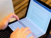 "Гибкие" смартфоны не удивляют? Lenovo пошла дальше и представила "гибкий" ноутбук