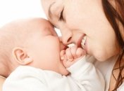 Ребёнка нужно кормить грудью до двух лет: в Минздраве дали советы молодым матерям