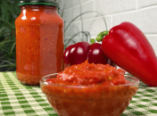 Соус из перца и баклажанов можно добавлять в различные блюда