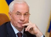 Азаров хочет уменьшить пошлину на ввоз джипов и катеров