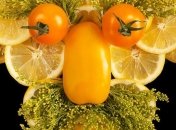 Свежие лица: художник создает портреты, объединяя творчество с овощами и фруктами (Фото)