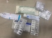 Просроченные антибиотики и начатые мази: волонтер показала, какая гумпомощь иногда приходит Украине