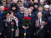 Порошенко: Потомки победителей нацизма защищают Украину от агрессии РФ