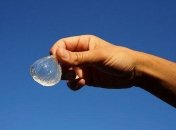 Ученые создали бутылки, которые можно есть