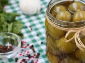 Чудова закуска з літа в зимові холодні часи