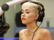 Майли Сайрус открыла сезон бикини. Фото