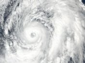 К берегам Японии приближается мощный тайфун "Лан"