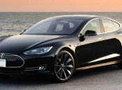 Автомобиль Tesla в режиме автопилота врезался в пожарную машину