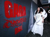 Леді Гага у незвичайній сукні