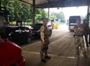 В Черновицкой области таможенник и пограничники погорели на взятке