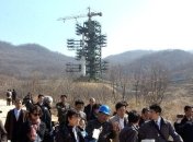 В КНДР выпущена серия марок, посвященных запуску спутника 