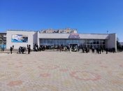 Жители Новой Каховки на митинге за Украину в марте 2022