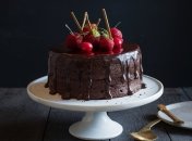 Этот торт получается очень нежным и воздушным (изображение создано с помощью ИИ)