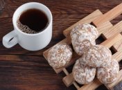 Для приготовления пряников смешайте все и отправьте в духовку