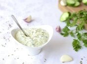 Соусы на кисломолочной основе – лучшая замена