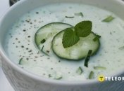 Этот суп прекрасно освежает в жару (изображение создано с помощью ИИ)