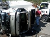 В Колумбии самосвал влетел в толпу очевидцев ДТП, есть жертвы (Видео)