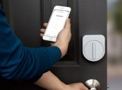 "Умный" дверной замок Sesame автоматически откроет дверь (Видео)