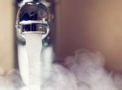 Названы ранее неизвестные отличия холодной воды от кипятка