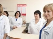 Кабмин выделил деньги на зарплаты медикам