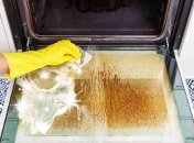 Як очистити скло на дверцятах духовки — лайфхак
