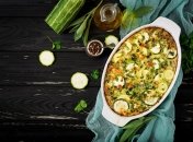 Почему бы не разнообразить меню кабачковой запеканкой?
