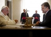 Порошенко поздравил Папу Римского с юбилеем