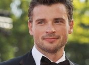 Звезда сериала "Тайны Смолвилля" женился на своей возлюбленной