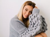 Примеры сочетаний с серым цветом в одежде