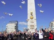 "ОПЗЖ" устроила в Киеве автобробег на ретроавтомобилях в честь дня победы