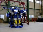 Японские инженеры создали первый в мире автомобиль-трансформер (Видео) 