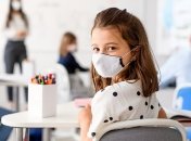 Вакцинація не менше 80% персоналу: як нове обмеження МОЗ впливатиме на роботу шкіл і університетів