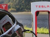 В Украине скоро построят три скоростных зарядных станции Tesla
